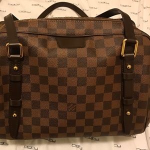 Meet your Posher, Mia